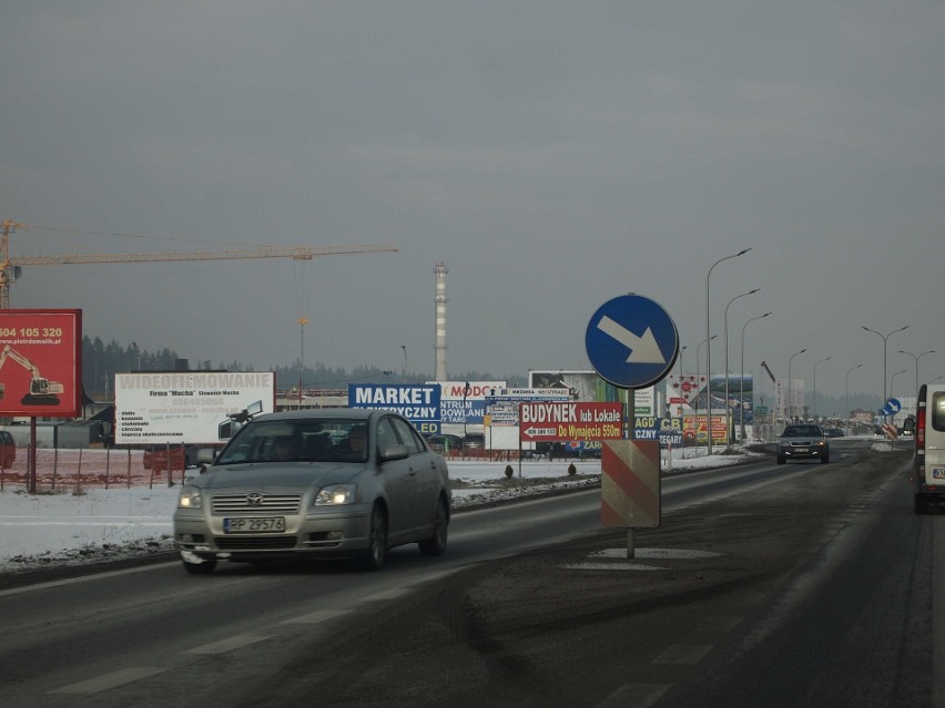 Podhale. Biorą się za walkę z reklamami. Tych nie brakuje, zwłaszcza przy zakopiance [ZDJĘCIA]