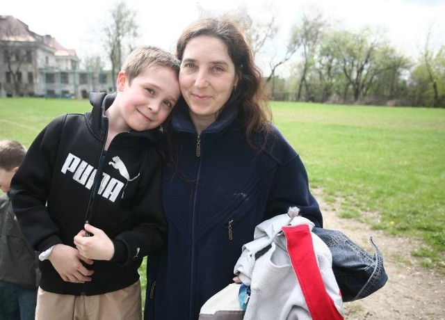 Sylwia Skura uważa, że szczepić warto, bo to chronić dziecko przed poważnymi chorobami. Na zdjęciu z synem Michałem.