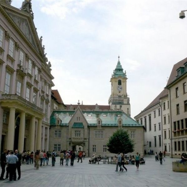 Bratysława to urokliwe miasto z licznymi zabytkami.