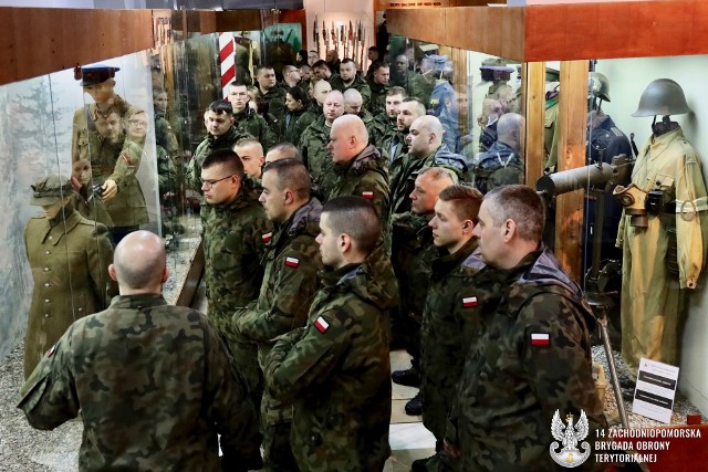 Szkolenie w Trzebiatowie przechodzi obecnie prawie 50 nowych żołnierzy 14 Zachodniopomorskiej Brygady Obrony Terytorialnej