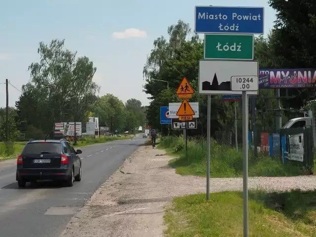 Dojazd do Łodzi od strony Aleksandrowa Łódzkiego od lat jest zmorą rowerzystów. Tu widok z lata 2022 roku