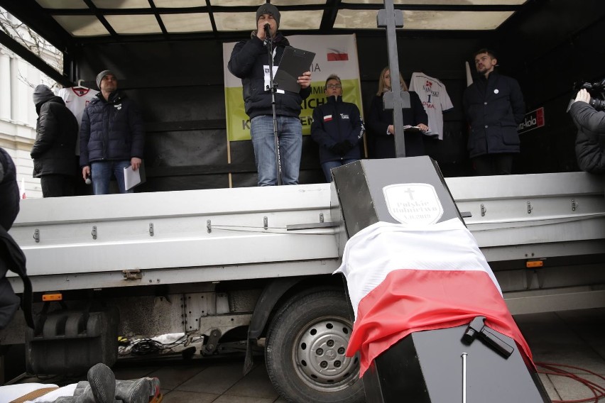 Protest rolników w Warszawie 6.02.2019. Pod Pałacem Prezydenckim było kilka tysięcy osób [zdjęcia]