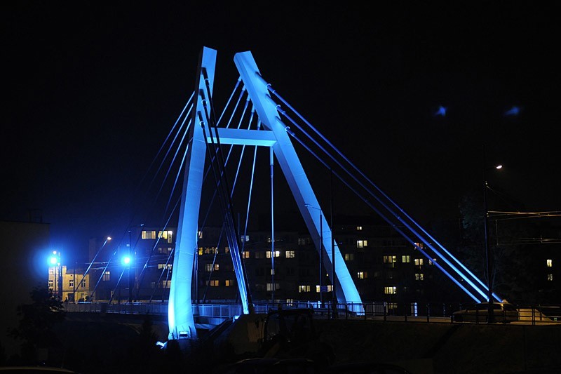 Most tramwajowy w Bydgoszczy może być w różnych kolorach [zdjęcia]
