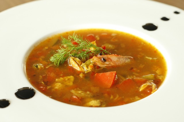 Zupa rybnaZupa rybna, nie tylko z karpia, pojawia się wśród 12 tradycyjnych dań na wigilijnym stole.