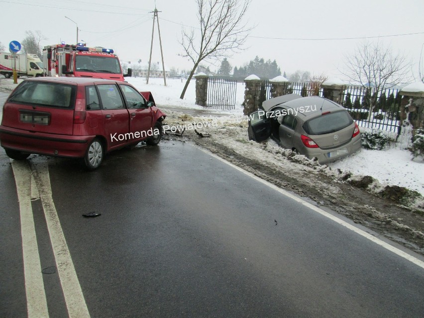 Przasnysz: wypadek na Szosie Ciechanowskiej. Zderzyły się opel i fiat [ZDJĘCIA]