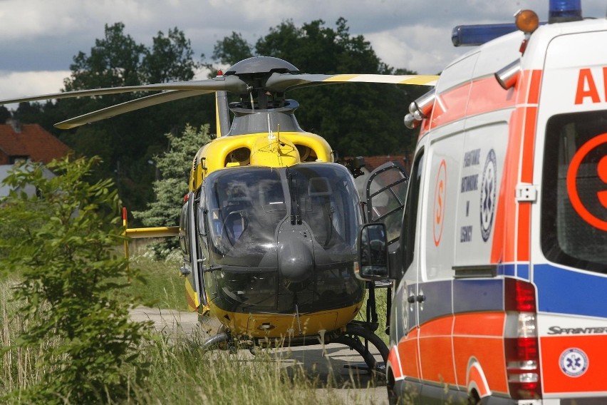 Tragiczny wypadek pod Lubinem. Liczba ofiar wzrosła do trzech (ZDJĘCIA)