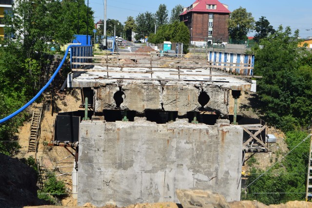 Wciąż nie została ukończona przebudowa wiaduktu na ulicy Mariackiej w RadlinieZobacz kolejne zdjęcia. Przesuwaj zdjęcia w prawo - naciśnij strzałkę lub przycisk NASTĘPNE