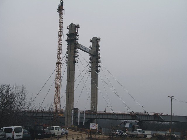 Podświetlany, wantowy (linowy) most obwodnicy Przemyśla będzie nie tylko najwyższy, ale również będzie się zaliczał do najładniejszych.