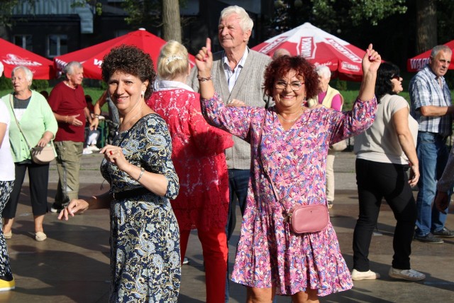 Mnóstwo osób brało udział w Tańcu pod Gwiazdami w ostatnich miesiącach. Zobaczcie na zdjęciach, co działo się na potańcówkach.