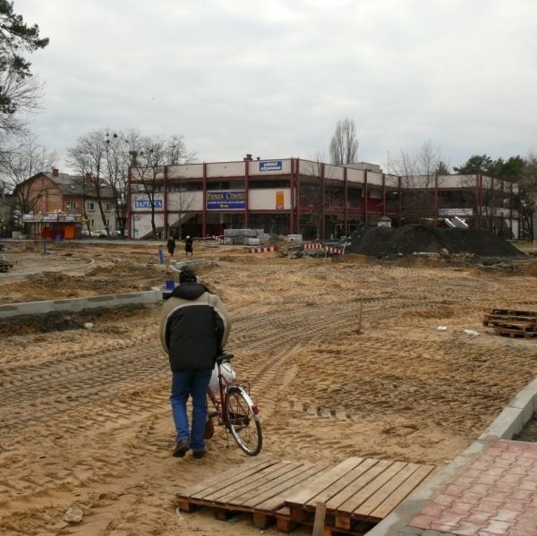 Przebudowa skrzyżowania ulic Ofiar Katynia i Orzeszkowej zakończy się 31 maja.