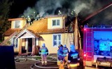 Nocny pożar w regionie. Palił się dom jednorodzinny w miejscowości Bałupiany. 7. zastępów w akcji
