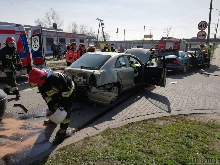 Wypadek na ul. Prószkowskiej w Opolu. Około 10.30 zderzyły...