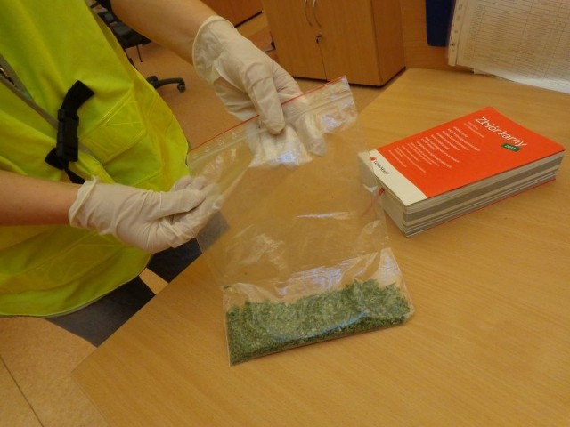 W domu 24-letniego mieszkańca Żagania, policjanci znaleźli narkotyki.