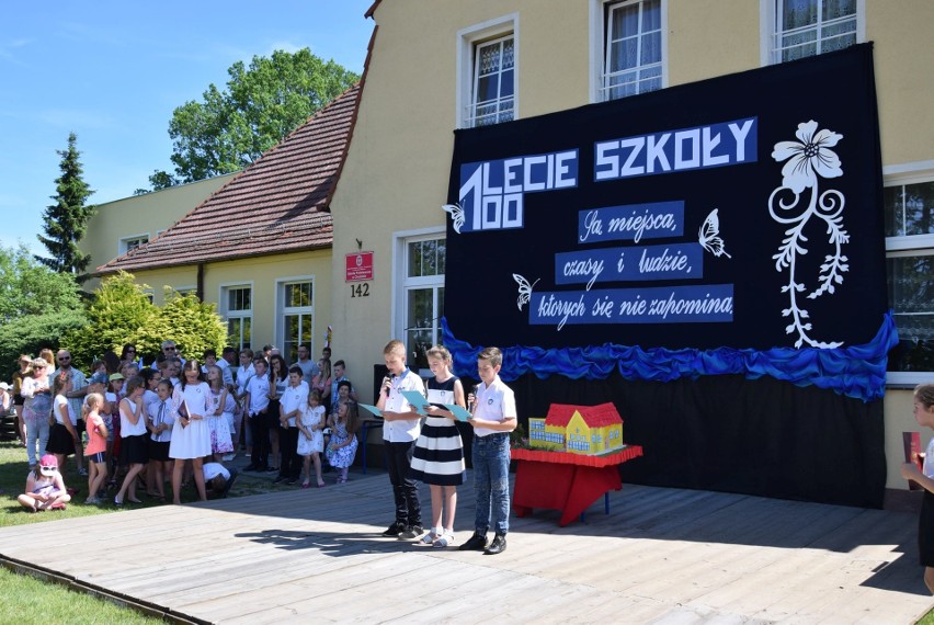 Obchody jubileuszu 100-lecia szkoły podstawowej w Chudobie.