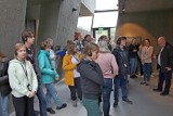 Młodzi Niemcy i Polacy wspólnie zwiedzali mauzoleum w Michniowie. Zobaczcie zdjęcia