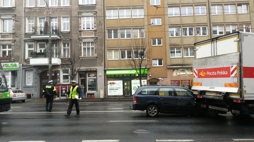 Wypadek przy placu Kościuszki. Ranny kierowca trafił do szpitala