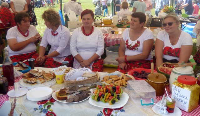 Panie z koła gospodyń w Kamiennej przygotowują specjalną ofertę kulinarną - na Dożynki Gminne, 19 sierpnia.