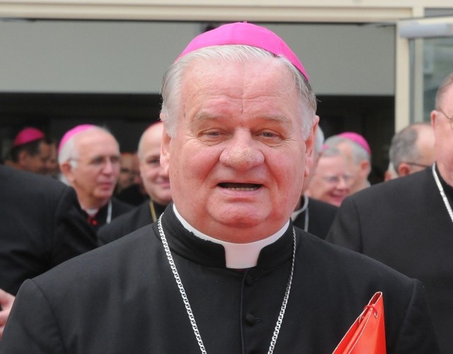 Biskup Tadeusz Rakoczy ukarany przez Watykan. Czy straci tytuły Honorowego Obywatela Oświęcimia i Kęt? Głosowanie w przyszłym tygodniu.