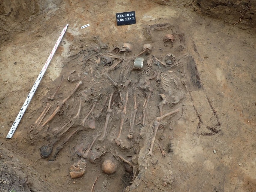 Podczas ekshumacji udało się odnaleźć szczątki wszystkich...