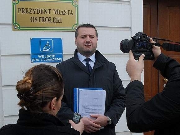 Łukasz Kulik &#8211; szef SLD w Ostrołęce &#8211; obywatelski projekt uchwały o likwidacji straży miejskiej złożył w ratuszu w październiku. 30 stycznia zajmą się nim radni