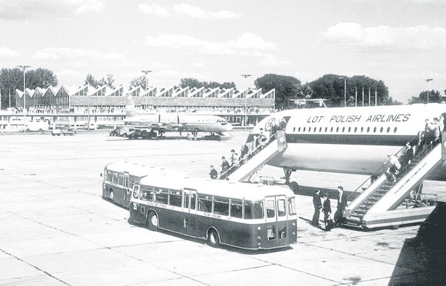 W czasach PRL-u warszawskie lotnisko Okęcie było miejscem pierwszego spotkania z Zachodem 
