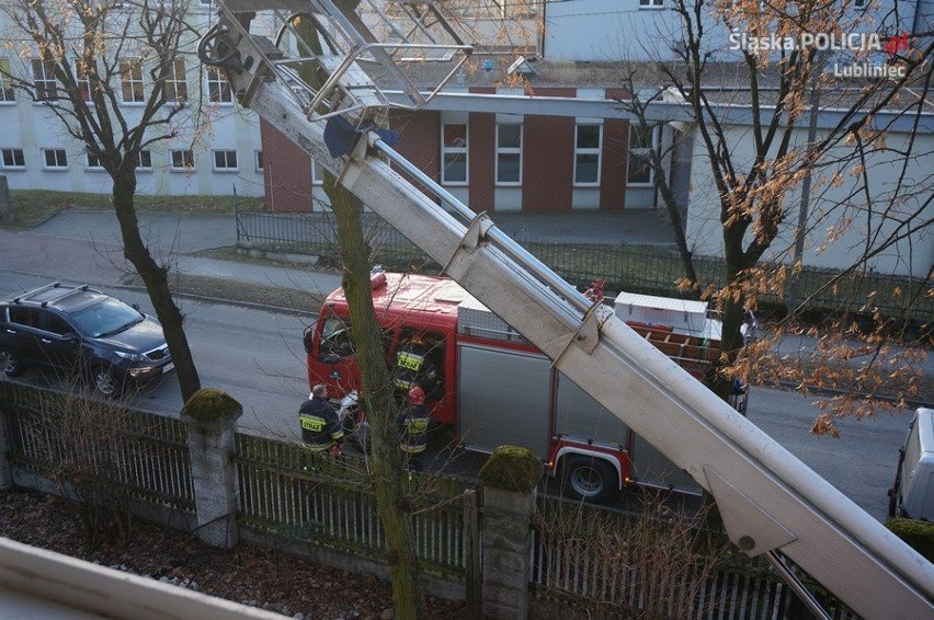 Mężczyźni przeżyli upadek z 7 metrów!