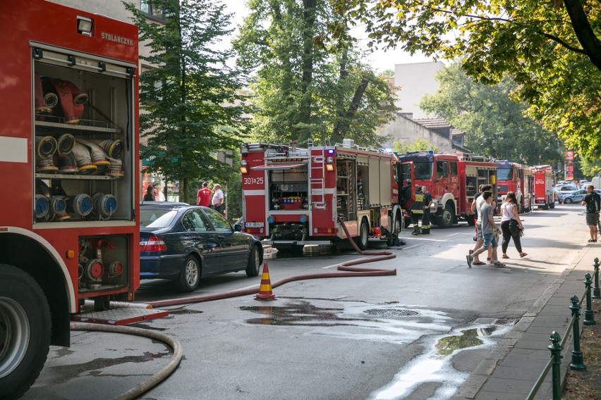 Pożar przy ulicy Kazimierza Wielkiego w Krakowie [ZDJĘCIA]