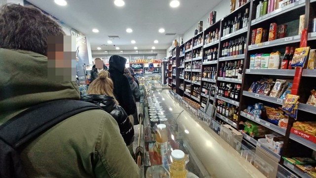 Teraz zakaz sprzedaży alkoholu obejmie w nocy spory obszar centrum Wrocławia. Od godz. 22 do 6 w nocy nie będzie można kupić alkoholu nawet na stacjach benzynowych.
