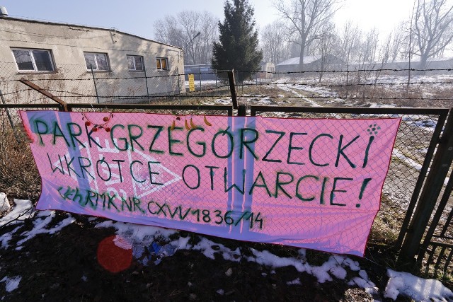 Na transparent i znaki natknął się radny dzielnicy II Grzegorz Finowski