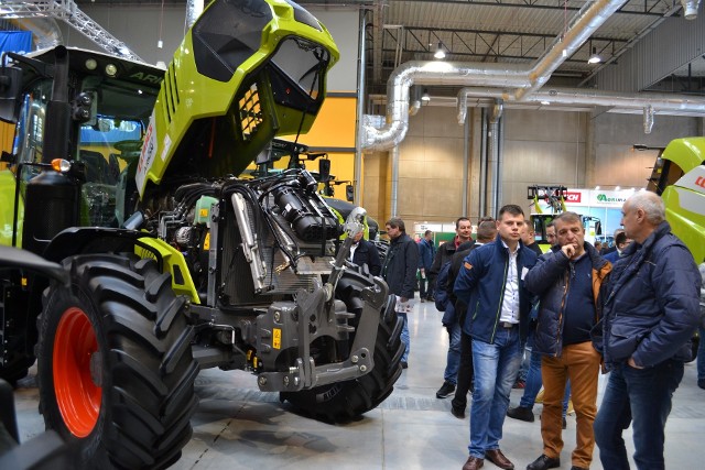 W Ostródzie zapowiada się kolejny frekwencyjny rekord. W halach Expo Mazury odbywają się targi Mazurskie Agro Show. Za nami pierwszy dzień wystawy tłumnie odwiedzanej przez mieszkańców Warmii i Mazur, Kujaw i Pomorza, Podlasia czy Mazowsza. W niedzielę impreza trwała w godzinach 9-17. Przeczytaj i zobacz też: Targi w Ostródzie otworzyły sezon 2019! Podsumowanie Mazurskiego Agro Show [zdjęcia, wideo]Józef Dworakowski, prezes Polskiej Izby Gospodarczej Maszyn i Urządzeń Rolniczych, która jest organizatorem targów: