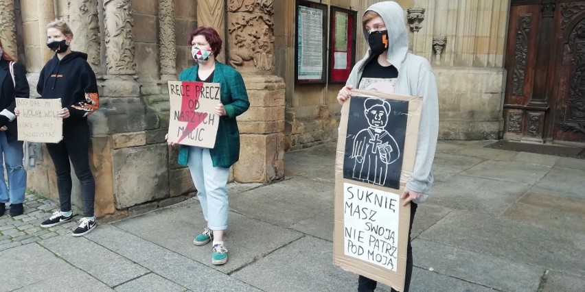 Protesty przeciwko zaostrzeniu prawa aborcyjnego we...