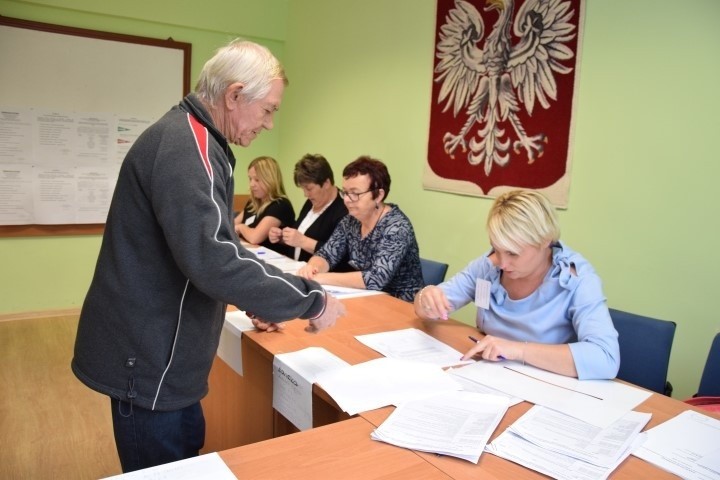 Wybory wójta gminy Sztutowo przebiegały w niedzielę 23...