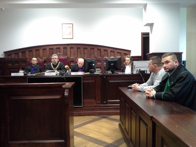 Ogłoszenie wyroku uniewinniającego w Sądzie Okręgowym w Słupsku