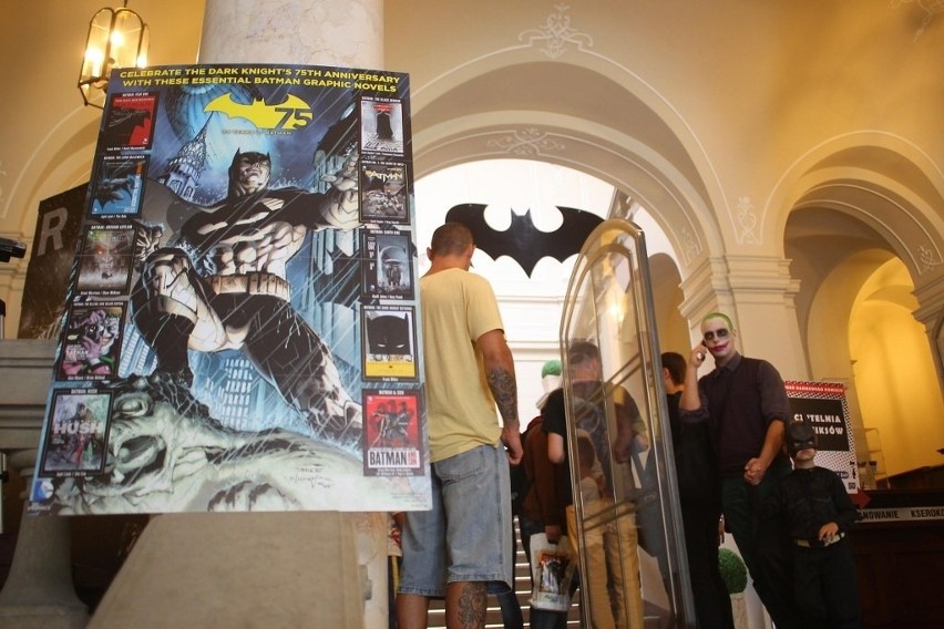 Dzień Batmana w Poznaniu: Mroczny Rycerz w Bibliotece Uniwersyteckiej [ZDJĘCIA]