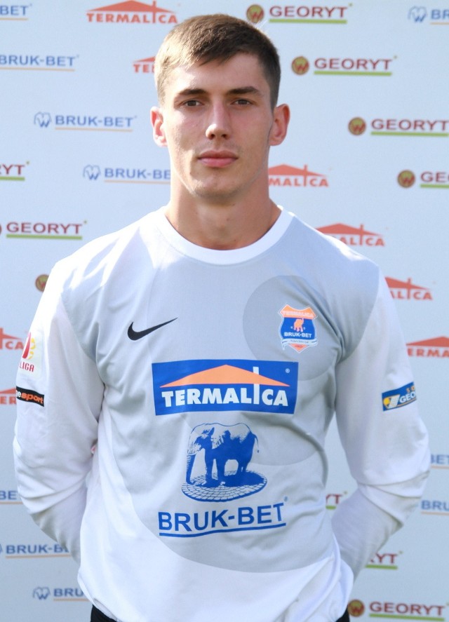 W poprzednim sezonie Adrian Olszewski rozegrał 28 meczów w zespole II-ligowego Pelikana Łowicz