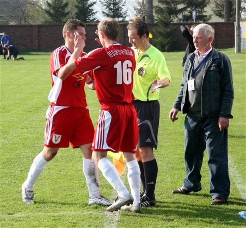 TOR Dobrzen Wielki przegral 0 - 1 z Victorią Chróścice