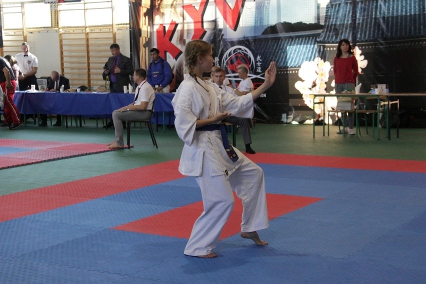 Karatecy z Ostrowi Mazowieckiej zdobyli medale w Sieradzu