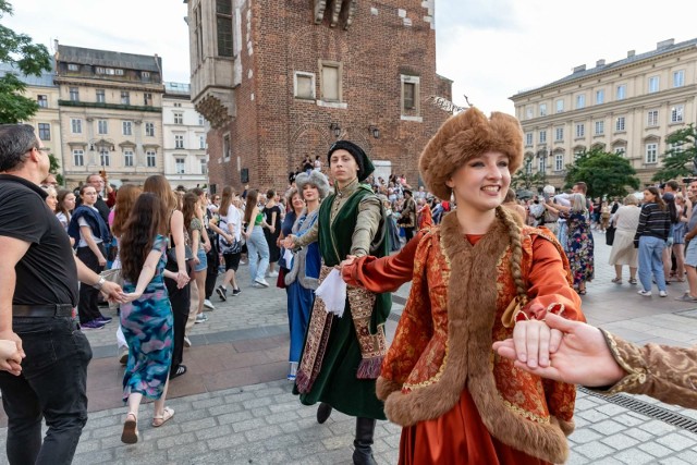 Cracovia Danza zaprosi do poloneza kilka razy w ciągu całego roku