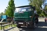 Zabytkowe ciężarówki Star i inne pojazdy zjechały na sandomierski bulwar. Zobacz zdjęcia