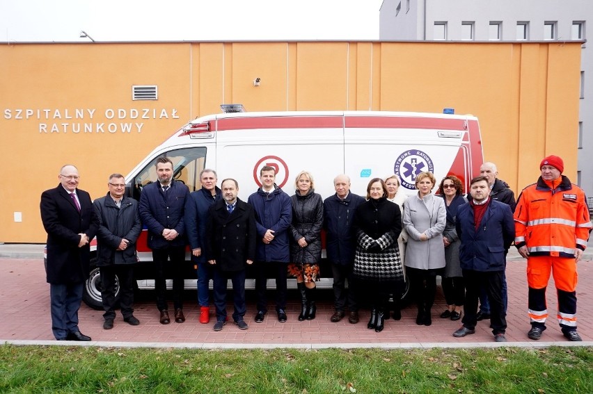 Szpital w Oświęcimiu dostał nowy ambulans dla pogotowia ratunkowego. Pojazd kosztował 440 tys. złotych [ZDJĘCIA]