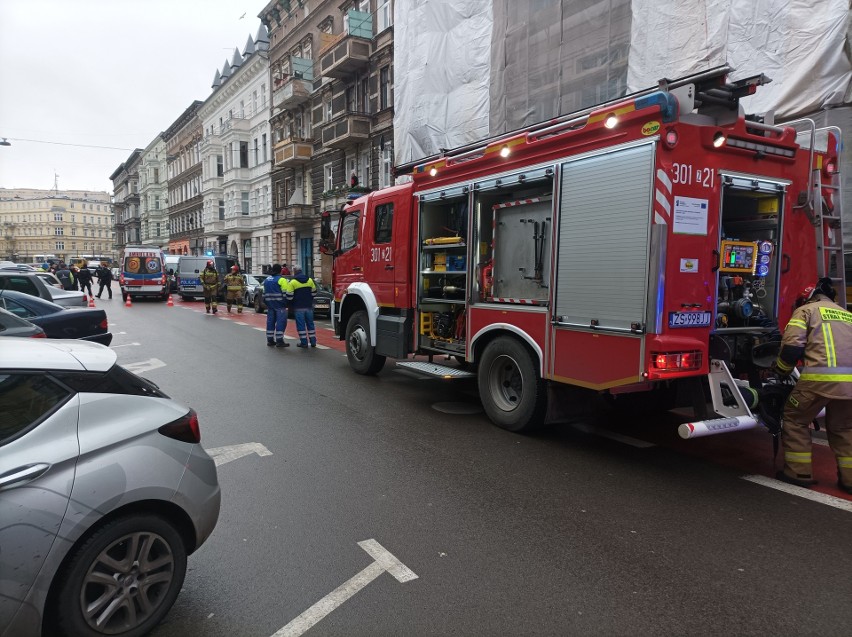 Pożar w budynku mieszkalnym na ulicy Rayskiego w Szczecinie. Konieczna była ewakuacja mieszkańców