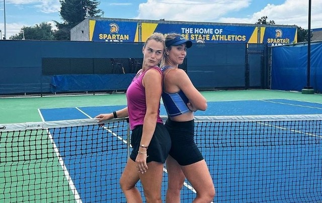 Tenisowe przyjaciółki Białorusinka Aryna Sabalenka i Hiszpanka Paula Badosa