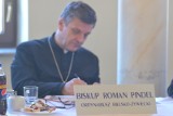 Bielsko-Biała. Biskup bielsko-żywiecki zeznawał w sądzie w sprawie pozwu ofiary księdza pedofila przeciw diecezji