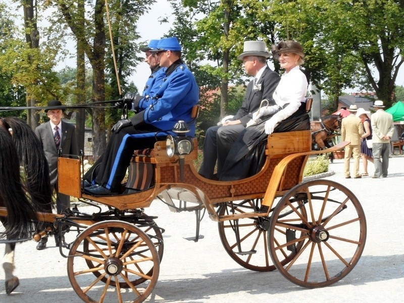 Przepiękne konie, piękne stroje i sportowa rywalizacja, a...