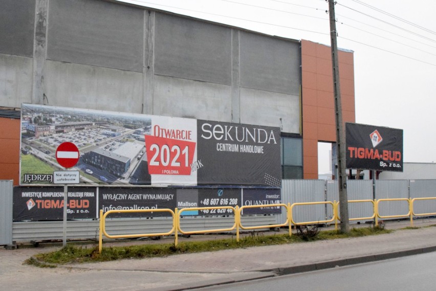 Centrum Handlowe "Sekunda" w Jędrzejowie zmienia się teraz z...