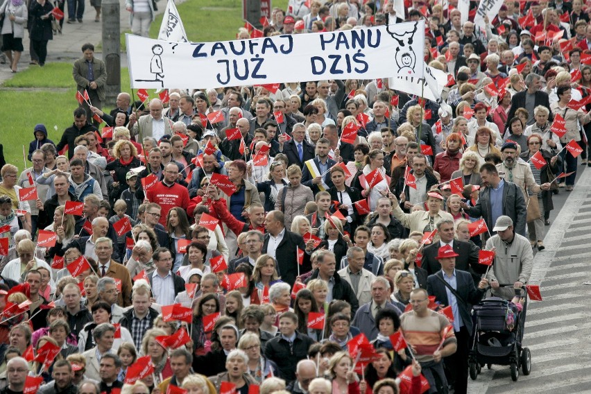 Marsz dla Jezusa przeszedł ulicami Słupska (zdjęcia, wideo)