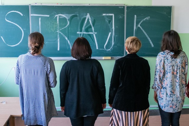 04.04.2019 poznan lg szkola lacznosci dyrektor jerzy malecki strajk nauczycieli. glos wielkopolski. fot. lukasz gdak/polska press