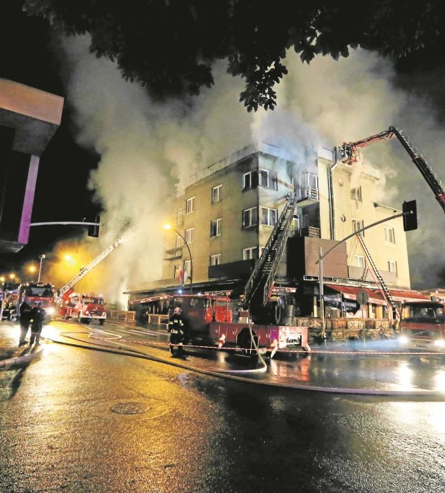 Pożar restauracji „Watra” gasili strażacy z całego Podhala