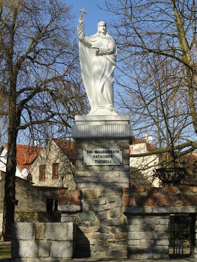 Wystawa o św. Małgorzacie patronce Tucholi Patronka góruje nad miastem.