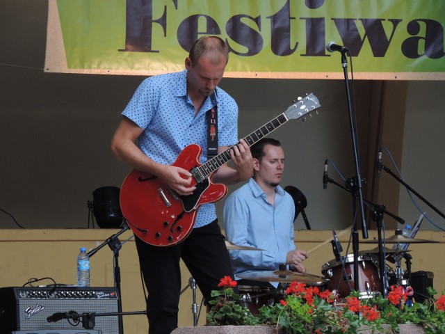 Szulerzy grają już 15 lat. Od początku do dziś w składzie są bracia: Marcin Szulkowski (gitara) i Miłosz Szulkowski (perkusja).